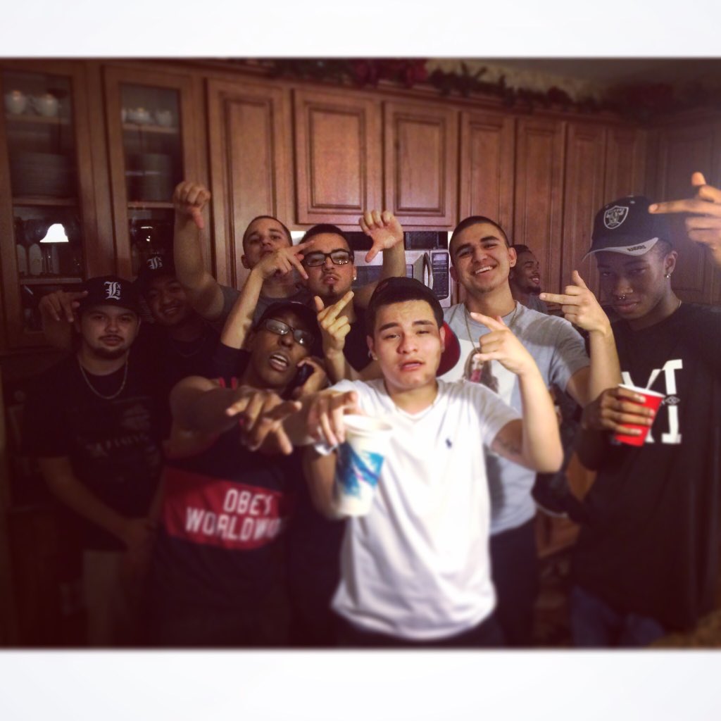 LLC64L's tweet photo. Thankful for my squad. Day 1 shit. #FatalLife https://t.co/Jh12FgggsJ