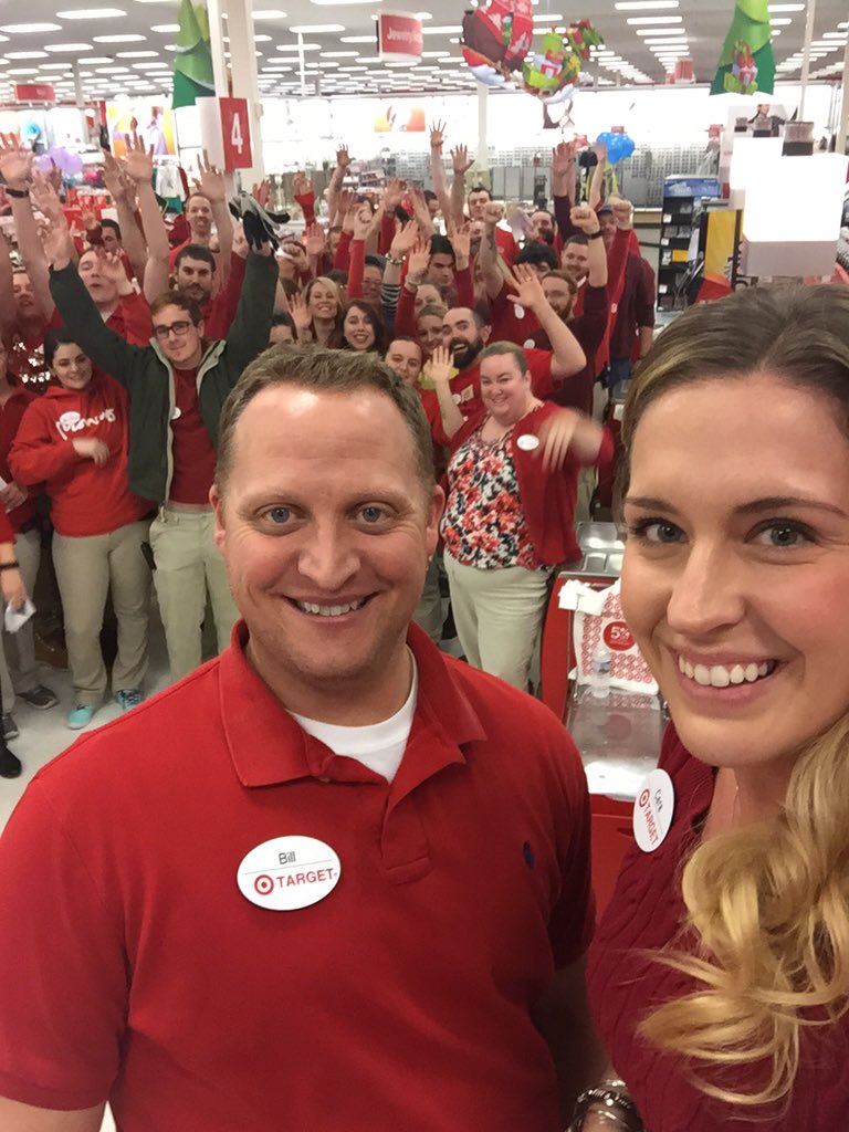 CaraGerety's tweet photo. T1338 selfie to kick off an amazing Black Friday!!! #gosales! #cantbeatthisteam #blackfridayison https://t.co/j1ecqFlIXf