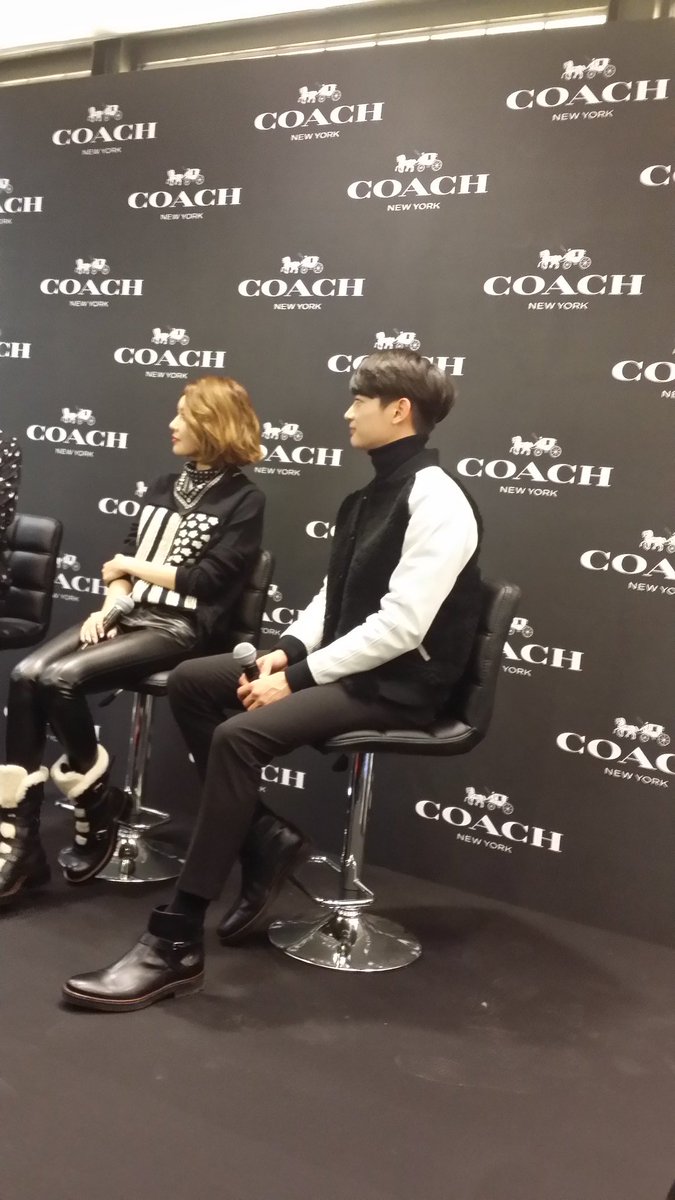  [PIC][27-11-2015]SooYoung tham dự buổi Fansign cho thương hiệu "COACH" tại Lotte Department Store Busan vào trưa nay CUyw2G6WwAAcjcv