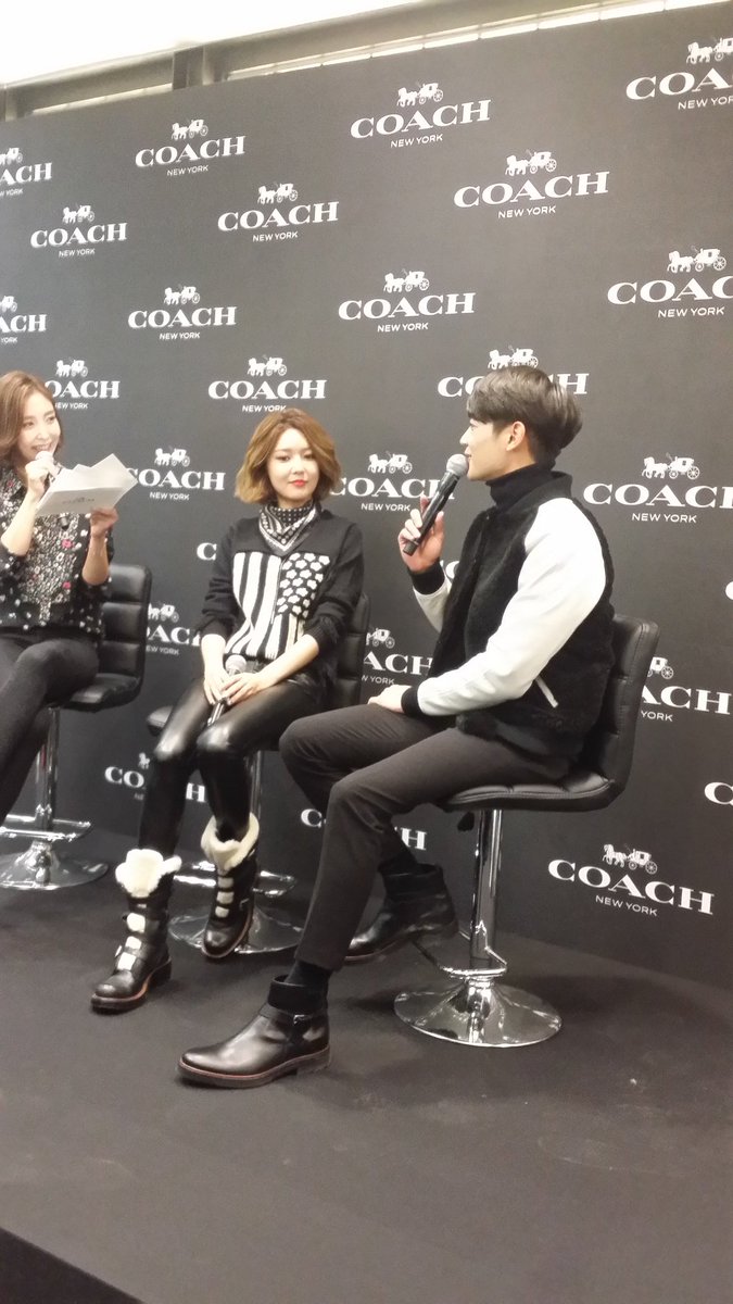  [PIC][27-11-2015]SooYoung tham dự buổi Fansign cho thương hiệu "COACH" tại Lotte Department Store Busan vào trưa nay CUyw4TYW4AAxR7E