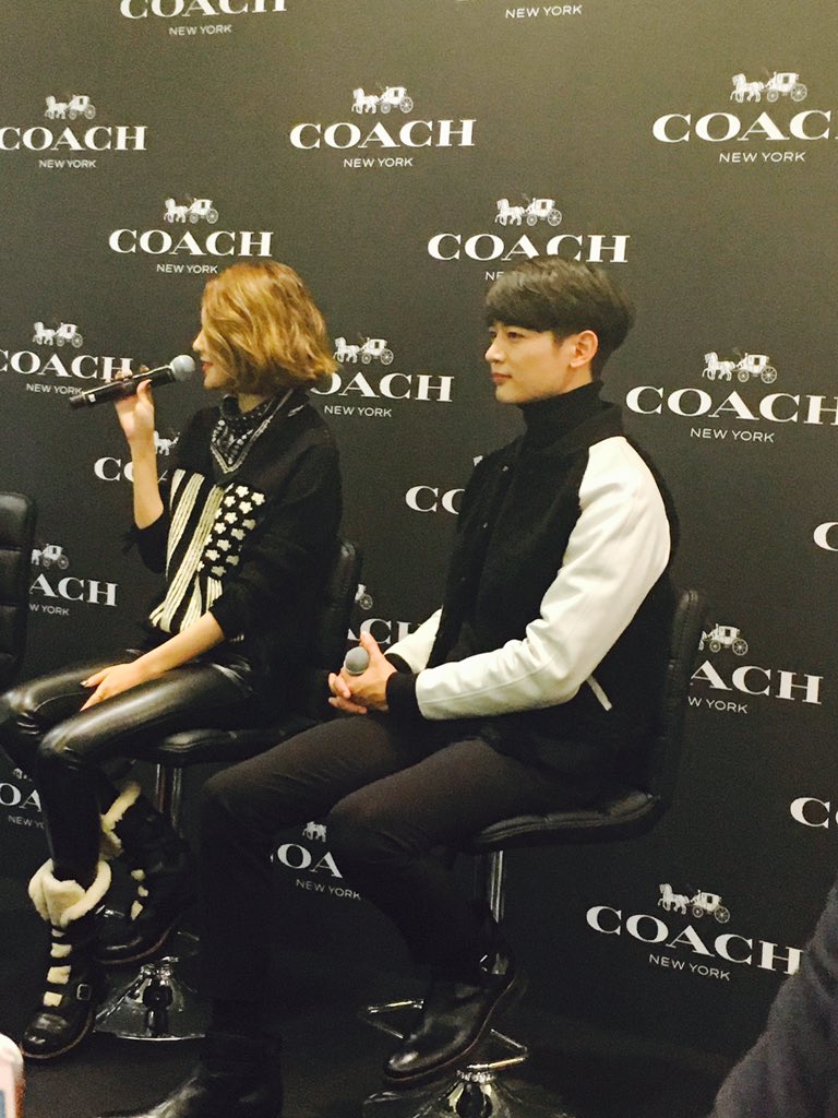  [PIC][27-11-2015]SooYoung tham dự buổi Fansign cho thương hiệu "COACH" tại Lotte Department Store Busan vào trưa nay CUywp6JXAAEVWcB