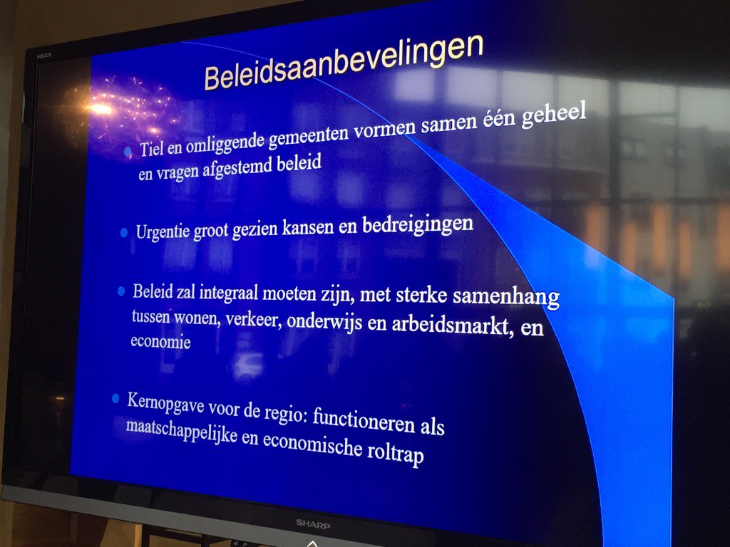 Aanbevelingen van prof Tordoir voor een sterke regio zonder grenzen. Gespreksstof genoeg voor <a href="/RegioRivnlnd/">RegioRivierenland</a> <a href="/gemTiel/">gemeente Tiel</a>