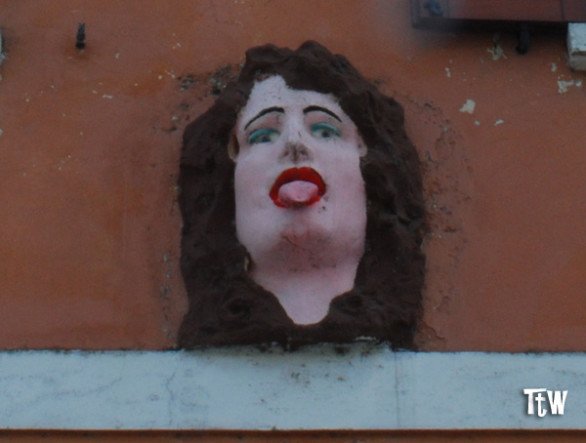 #Sapeviche #Авызнали, что в Павии есть скульптура посвящена сплетням?
#Павия #каквиталии #монумент #язык #италия