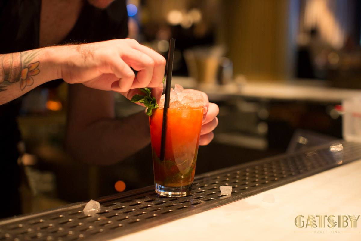 Best dinner. Best show. Best people who make best parties. The right option to choose. #gatsbybarcelona