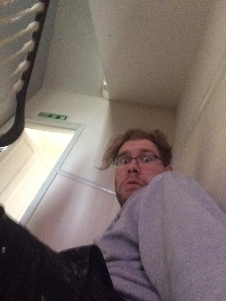 richardlock12's tweet photo. Been off grid but now I'm back. I'm an abandoned building! https://t.co/sA6HKAIZzE