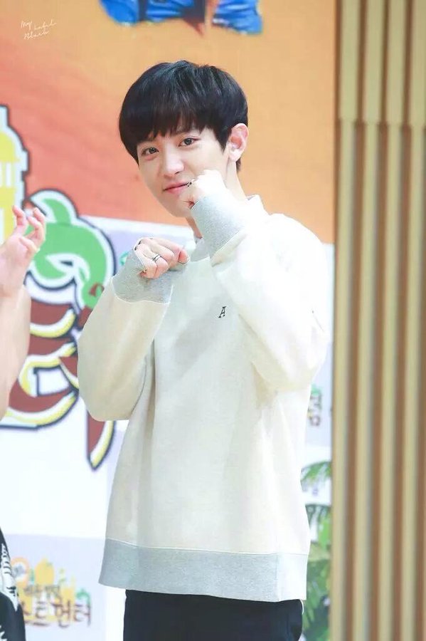 xanjuin's tweet photo. @pcyvirus_ #HappyChanyeolDay our giant baby, you have grown up well. Be the best for all members&amp;our fans. 사랑함니다 https://t.co/KH6nBZGjbT