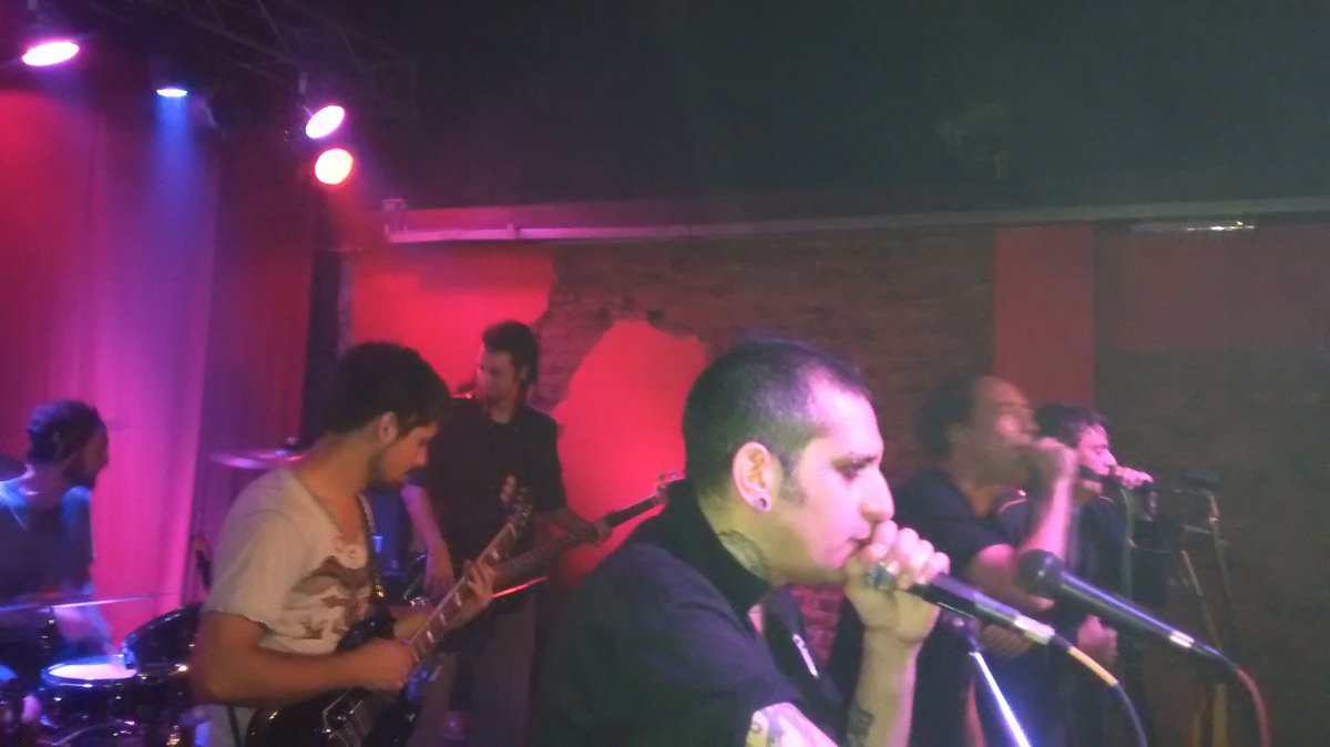 lmf_oficial's tweet photo. #IPHG en vivo en #SanJusto #LaCupulaBarRock ahora! https://t.co/siSyGGItLz