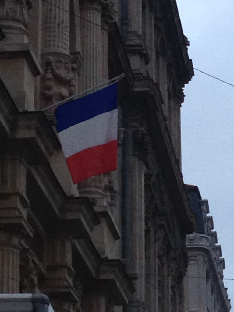 loudou2's tweet photo. #FiersdelaFrance #lyon https://t.co/g2lszKMV09