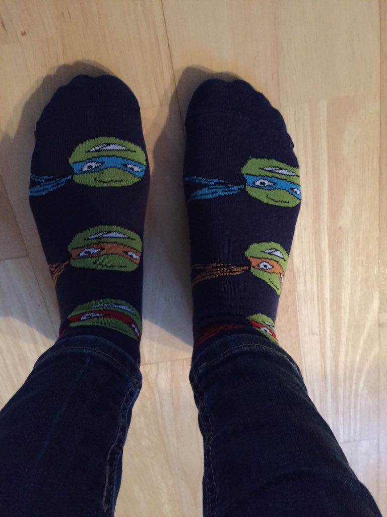 d4nNy_eLa's tweet photo. Socken des Tages!
#Turtlespower https://t.co/f4XqWuGMV7