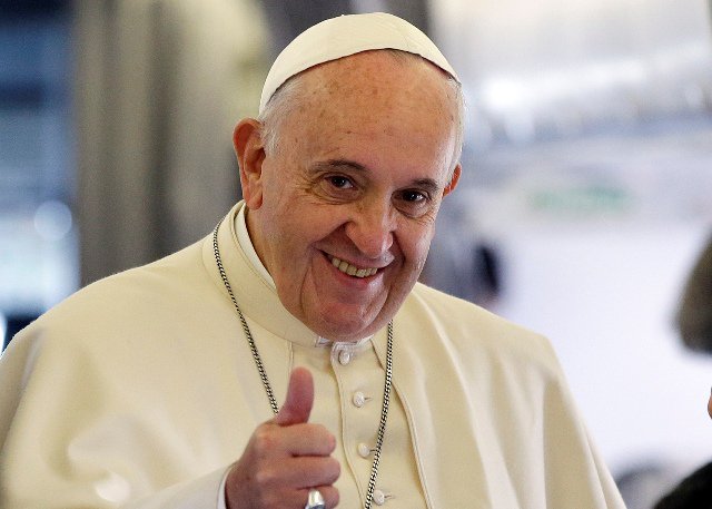 #PopeInKenya Pontiff set to address #youths at Kasarani Stadium. Watch online: tvcnews.tv/?q=live-tv