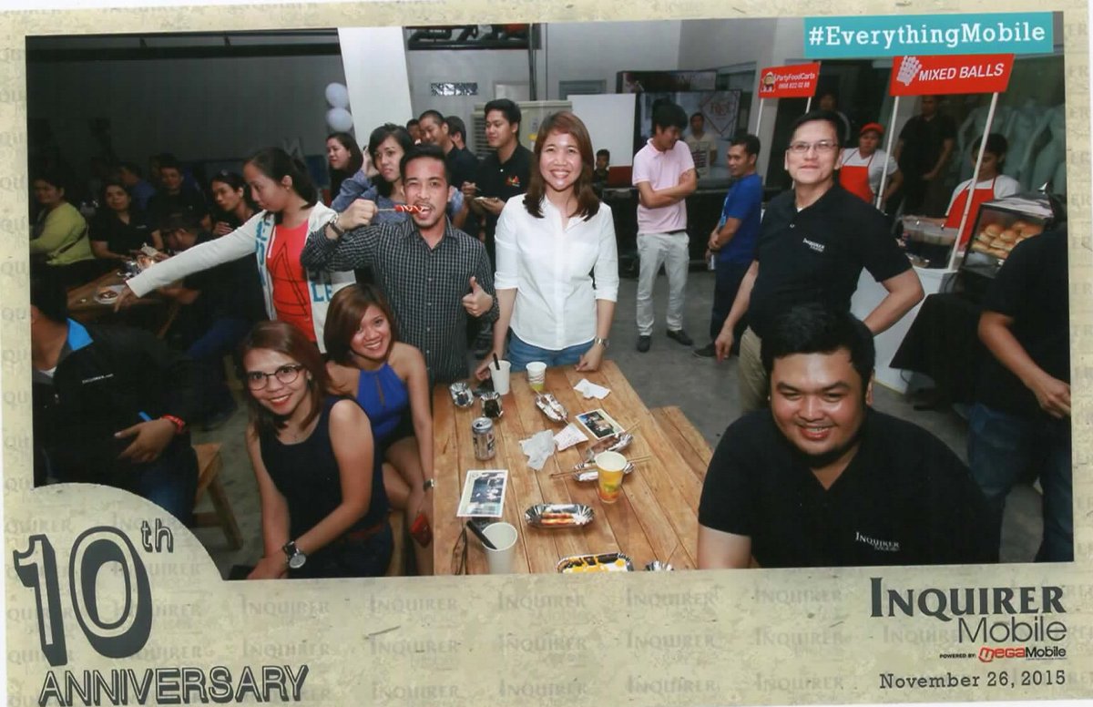 awesome_drew's tweet image. Last Thursday night when all we did was to ... #EverythingMobile