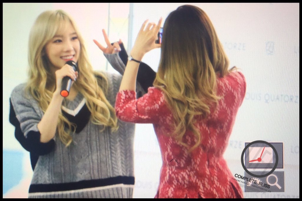 [PIC][27-11-2015]TaeTiSeo tham dự buổi Fansign cho thương hiệu "Louis Quartoze" tại Lotte Department Store Busan vào chiều nay CUzXEtQUkAAYS5o