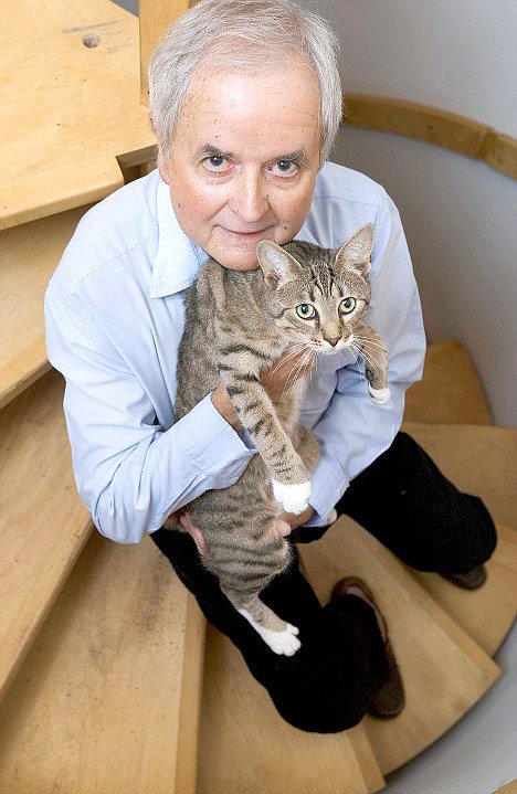 Rodney Bewes is 78 today, Happy Birthday Rodney!! 