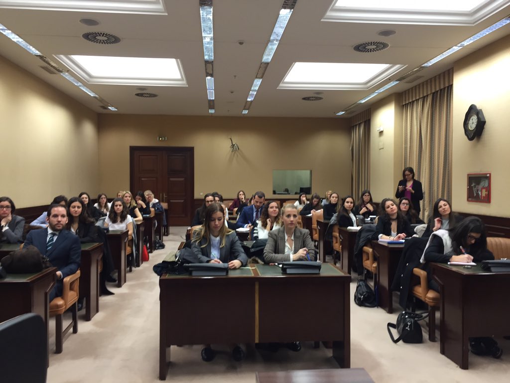 MasterEventsM's tweet image. Iniciem les visites institucionals  #masterprotocolblanquerna a Madrid. Sessió de #ProtocolOficial al  @Congreso_Es