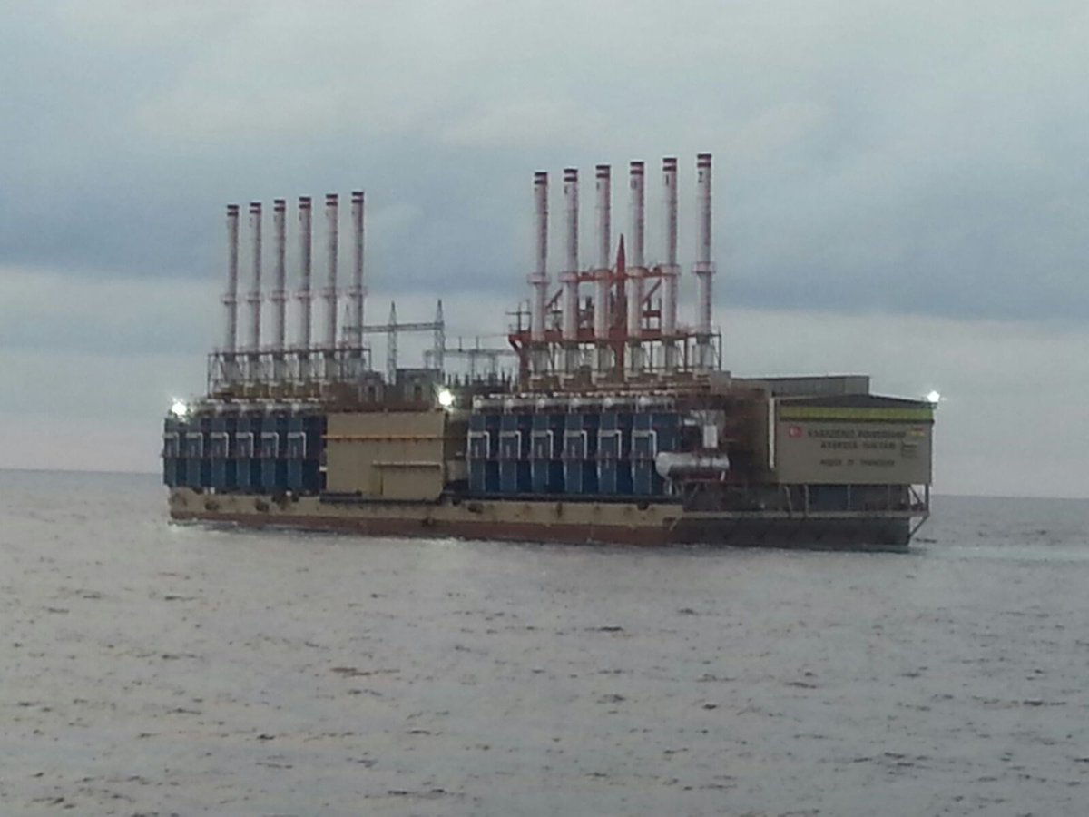 TheIsraelLaryea's tweet photo. Karpower barge sighted in Ghanaian waters being escorted by the #Ghana Navy to Tema. https://t.co/BAg83Ho4iH