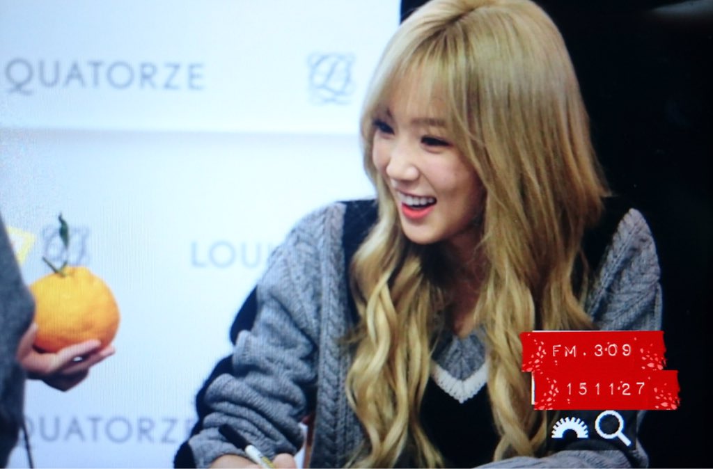 [PIC][27-11-2015]TaeTiSeo tham dự buổi Fansign cho thương hiệu "Louis Quartoze" tại Lotte Department Store Busan vào chiều nay CUzeZjxVAAEOsSP