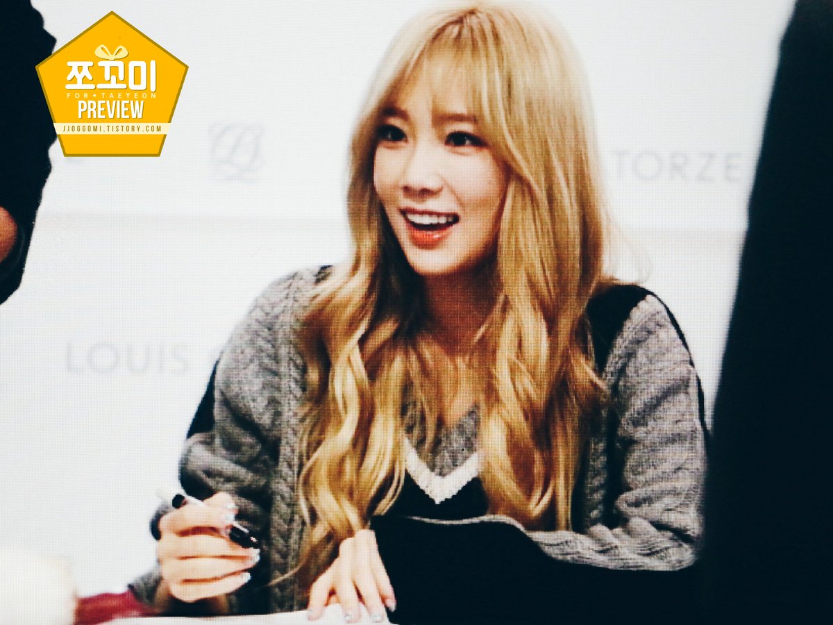 [PIC][27-11-2015]TaeTiSeo tham dự buổi Fansign cho thương hiệu "Louis Quartoze" tại Lotte Department Store Busan vào chiều nay CUzfhEzUcAAK64v