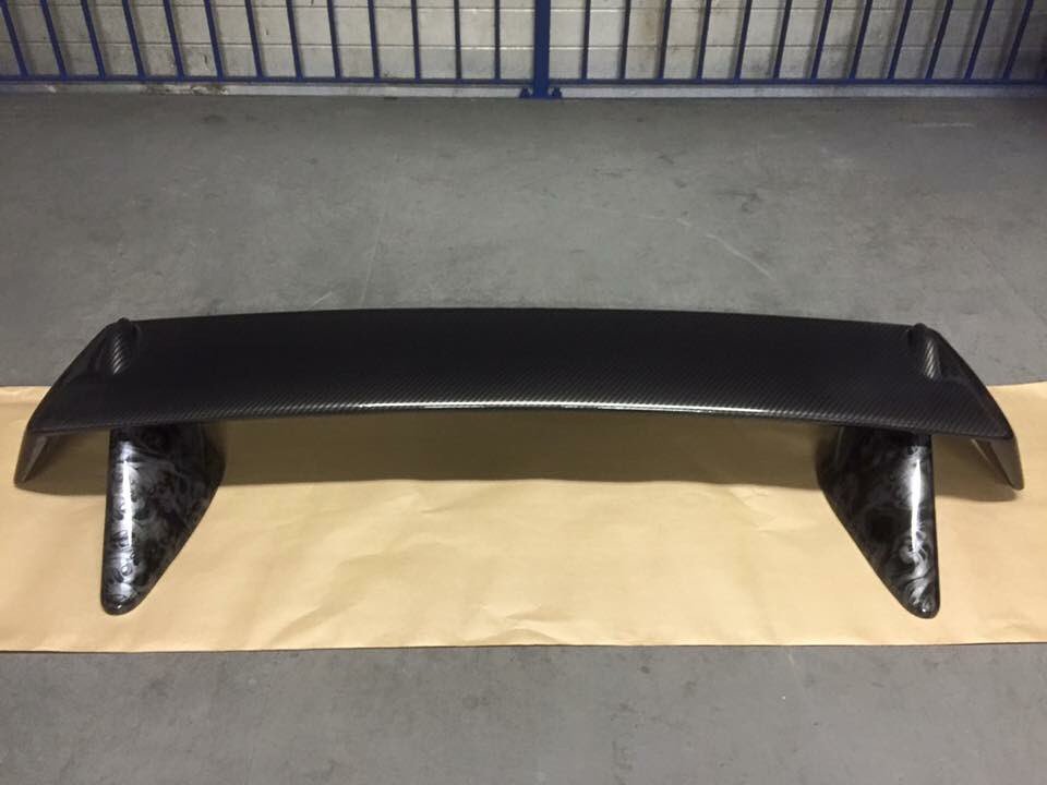 WsHydrographics's tweet image. Spoiler done in carbon effect,up stands double dipped brushed metal with skulls over the top.