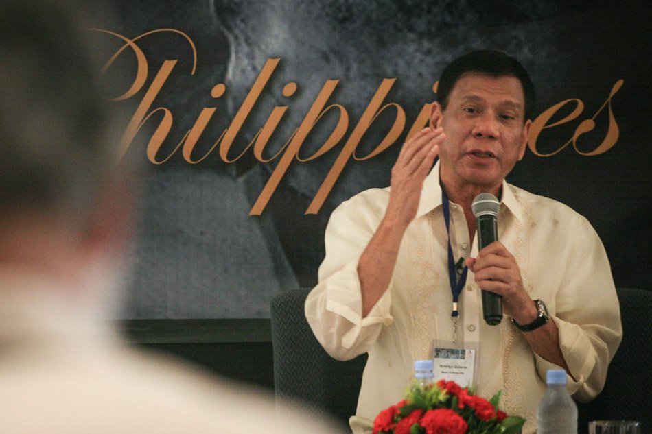 DZMMTeleRadyo's tweet photo. Duterte, naghain na ng COC sa pagka-pangulo https://t.co/6laGkyoEGs #Halalan2016 https://t.co/nKe2kc9VBq