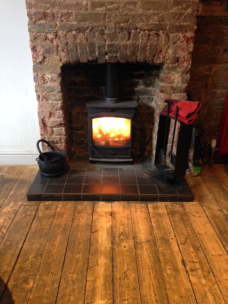 pow_kt6's tweet photo. Need any ideas for lunch? #onlyatfullers #escapeblackfriday @Omnilocalkingst @useyourlocal https://t.co/yu57JkpSF8