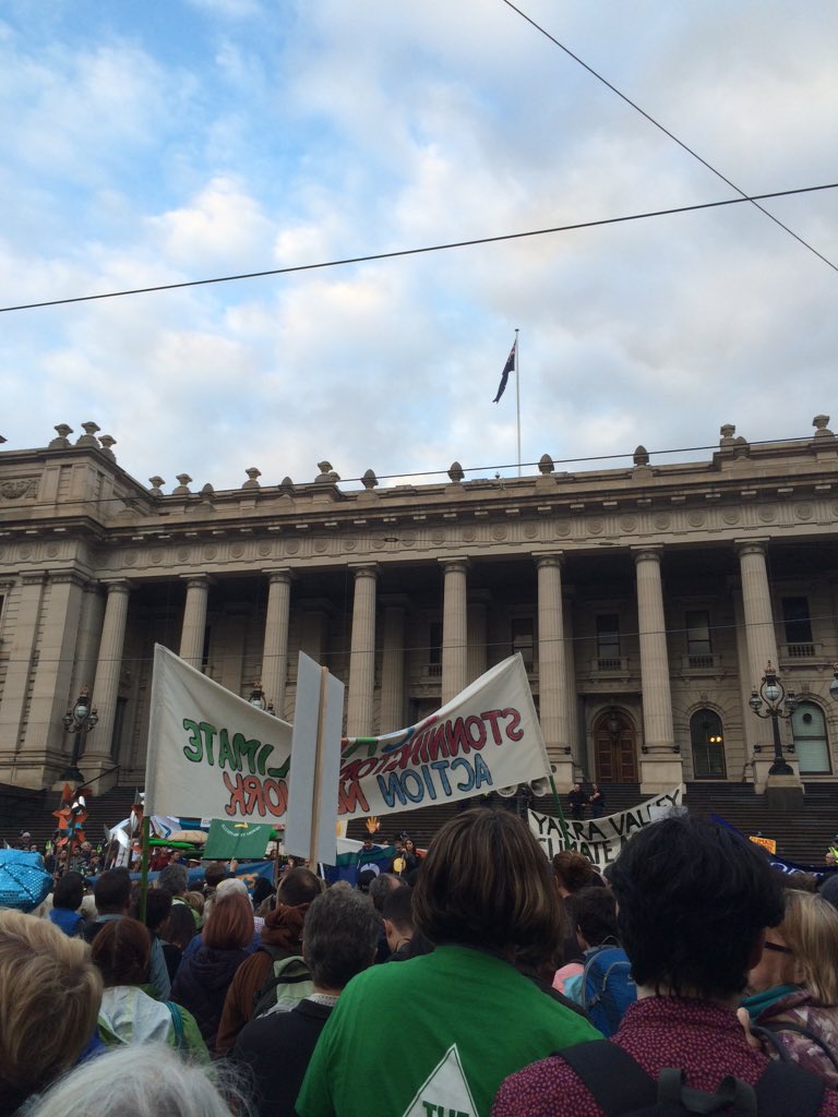stephkenealy's tweet photo. Over 60,000 people in solidarity #peoplesclimate #ACF #climatemarch https://t.co/rrwsUPDmNw