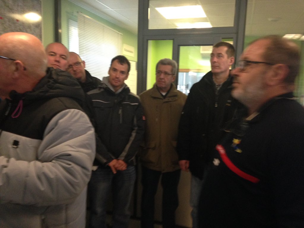 pompiersdugard's tweet photo. Accueil et visite du #Codis30 pour les #SP #Allemands au sein du #Sdis30 avec #SP30 #CSUZS #Uzès https://t.co/Oc3dcguJ7I