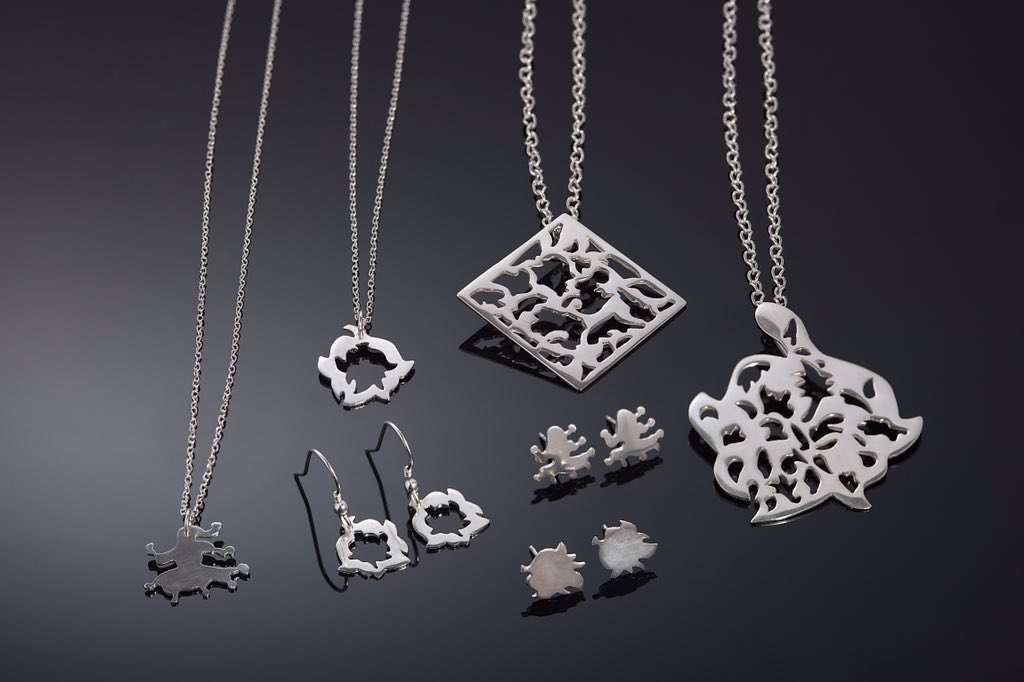 Bardbydesign's tweet photo. I'll be @the_arter from 2pm this afternoon. Pop in &amp; treat yourself to some #Shakespearejewellery  #FretworkFriday 😊 https://t.co/CWvqmt8dT4