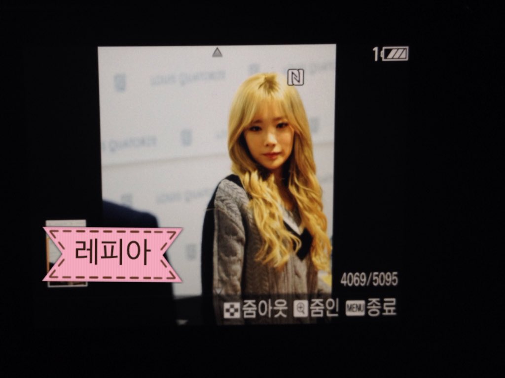 [PIC][27-11-2015]TaeTiSeo tham dự buổi Fansign cho thương hiệu "Louis Quartoze" tại Lotte Department Store Busan vào chiều nay CUzz58ZVEAEJInD