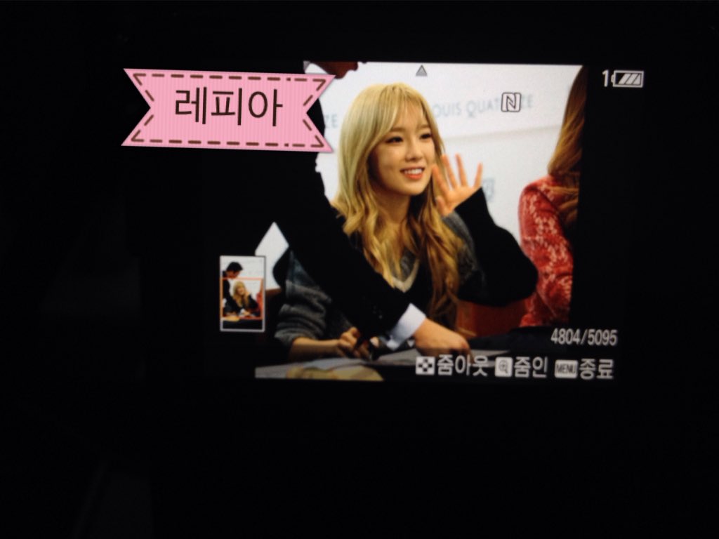 [PIC][27-11-2015]TaeTiSeo tham dự buổi Fansign cho thương hiệu "Louis Quartoze" tại Lotte Department Store Busan vào chiều nay CUzz6DdVEAE6uY3