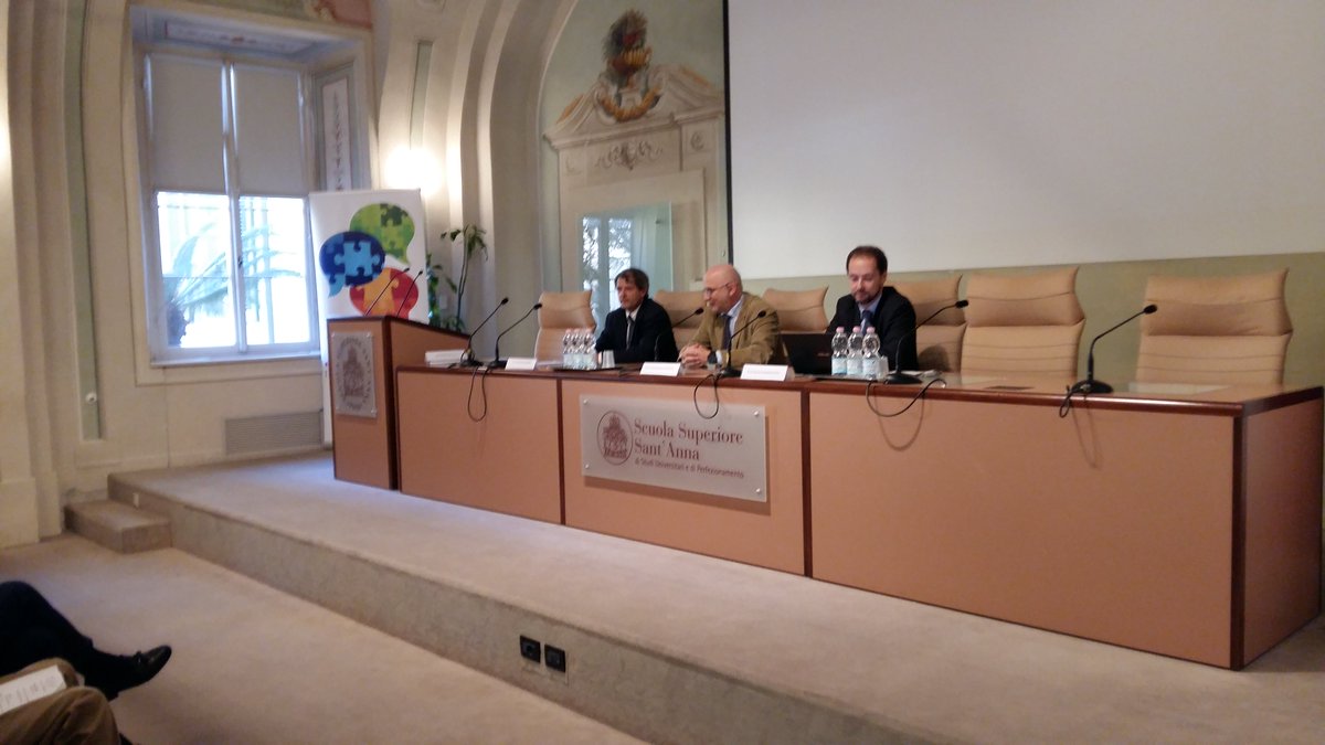 ScuolaSantAnna's tweet photo. #Start per Sant'Anna #jobfair2015, saluti in aula magna e via ai colloqui. Talenti e grandi imprese dialogano qui. https://t.co/6nvUpKVjbm