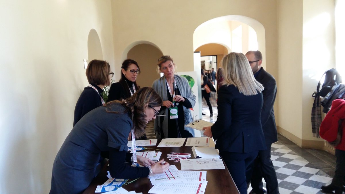 ScuolaSantAnna's tweet photo. #Start per Sant'Anna #jobfair2015, saluti in aula magna e via ai colloqui. Talenti e grandi imprese dialogano qui. https://t.co/6nvUpKVjbm
