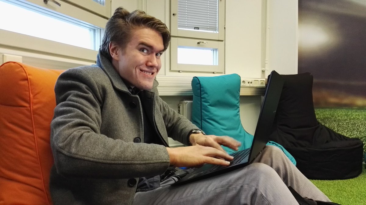 Njetworking's tweet photo. This is what person enjoying his work looks like @pohjonen #njetworking https://t.co/TGT2lGypbk