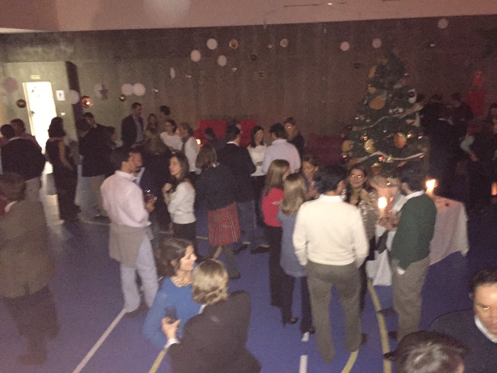 APATabValv's tweet photo. Muchas gracias a todos los que habéis participado en la cena del patronato FARO. Todo un éxito! https://t.co/1ureWaVMB9