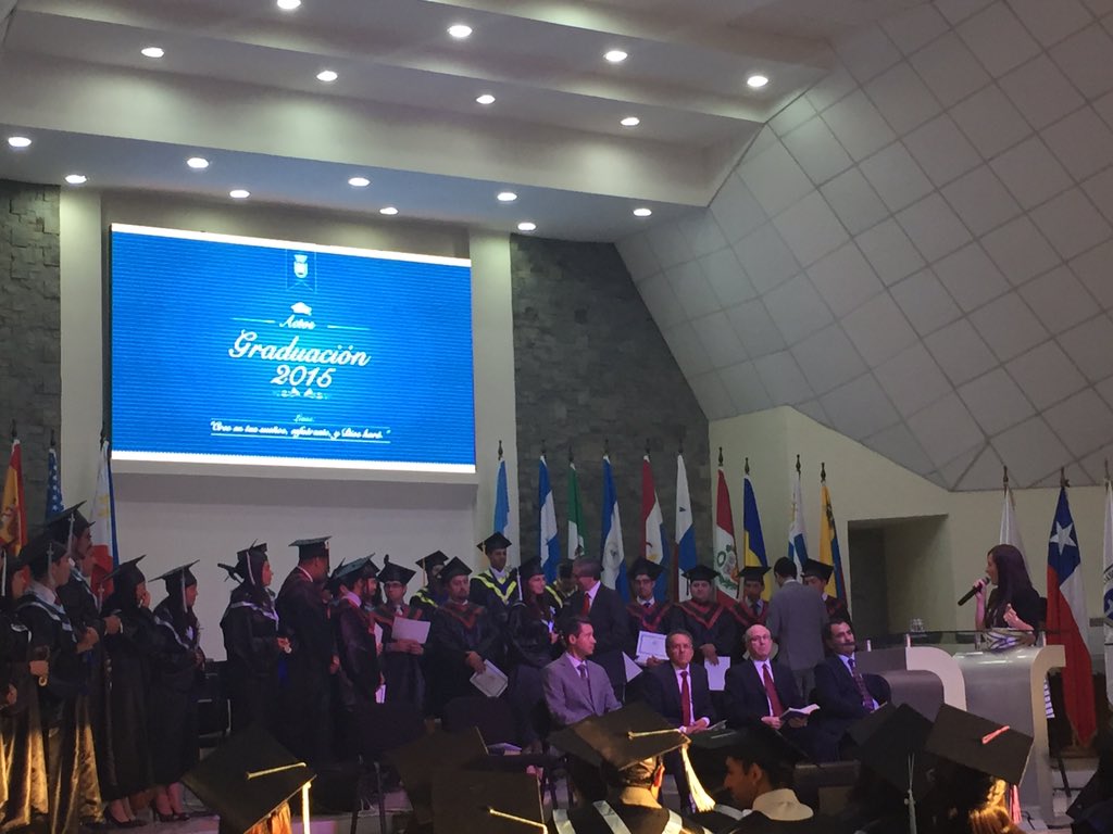 En el pasado colportores estudiantes, hoy profesionales #UnACh