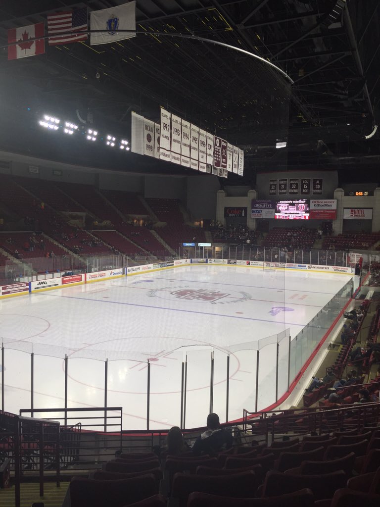 cermak19's tweet photo. What an honor to be at the house that @Razor5guy built! #PrideOfTheZoo #SectionCC #GoDutch #RollU https://t.co/QQt9HZTorY