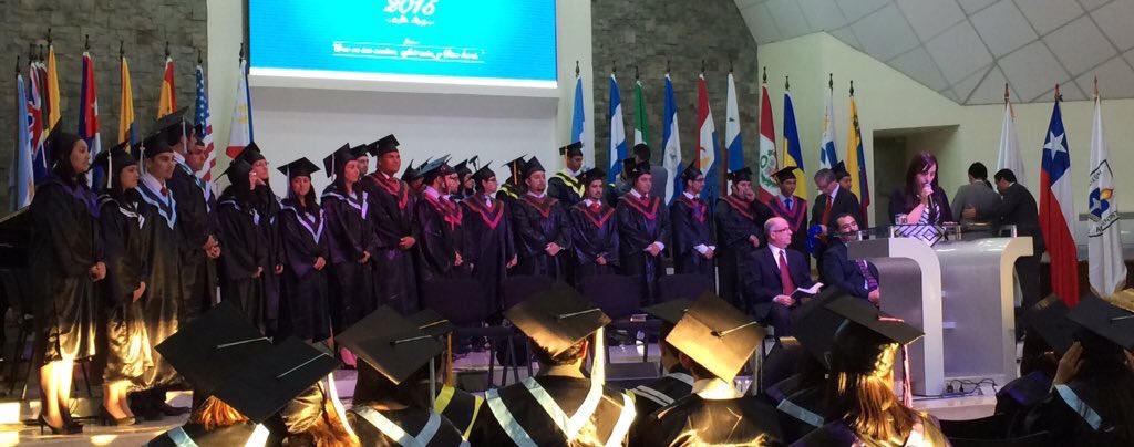 IdecChile's tweet photo. 40 Graduandos que colportaron durante sus estudios son reconocidos por el #IDECChile en Ceremonia de Graduación https://t.co/XA4Qts2GTx