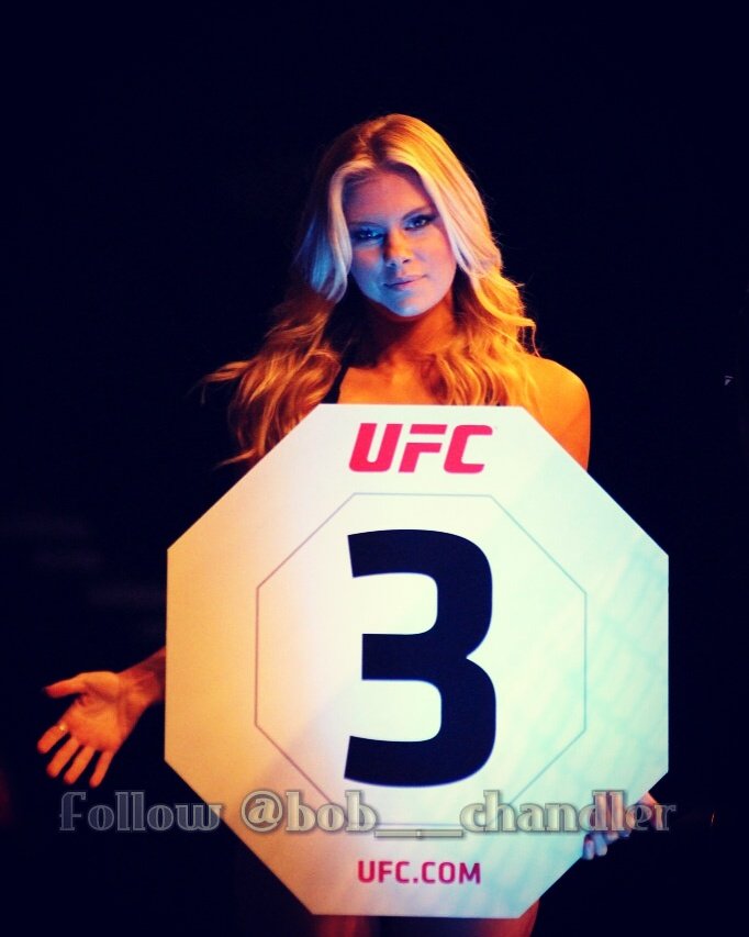 Bob__Chandler's tweet photo. Got lucky with this lighting of a #UFC "ring-girl," all of my posts are my original #photography !! #beautifulwomen https://t.co/ZdG36wG1Vm