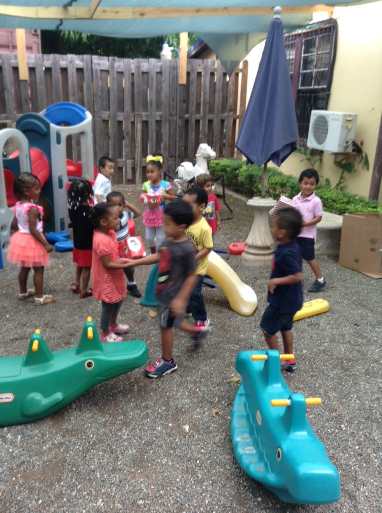 learnwithnak's tweet image. Present hunt #presentsunderthetree #learnthefun