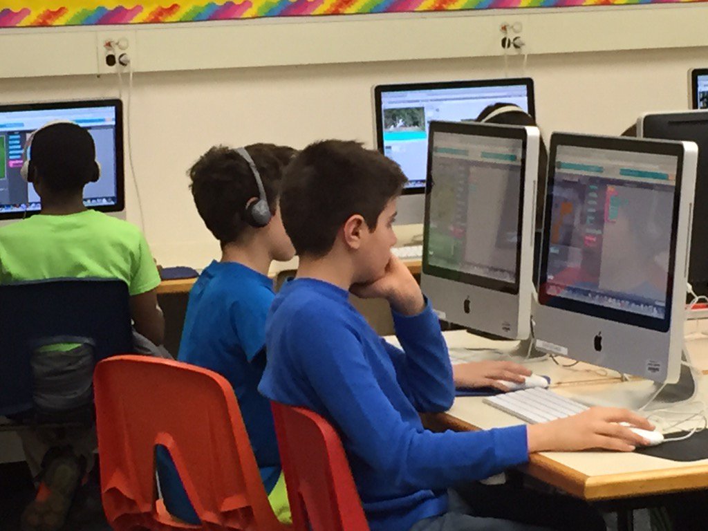hcpss_sjles's tweet photo. 5th graders teach Mrs. Sarro how to code! #hcpsshourofcode #HourOfCode https://t.co/z7nXC0Pawz