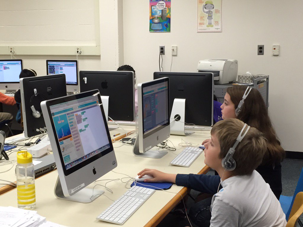 hcpss_sjles's tweet photo. 5th graders teach Mrs. Sarro how to code! #hcpsshourofcode #HourOfCode https://t.co/z7nXC0Pawz