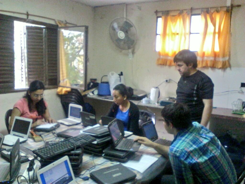 Circuito2TIC's tweet photo. Operativo de asistencia técnica en Esc. Sec. Congreso de Tucumán. https://t.co/MFNrpwIIUK