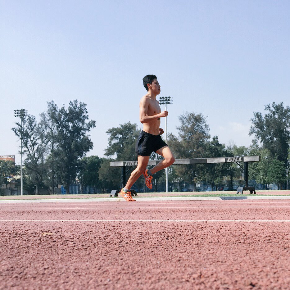 diegoacst's tweet photo. Entrena cuando nadie te ve, gana cuando todos lo hacen💪🏼 #TeamNB #AtletasNB #SeeMyRun @NewBalanceMX https://t.co/V0wGpbMeSM