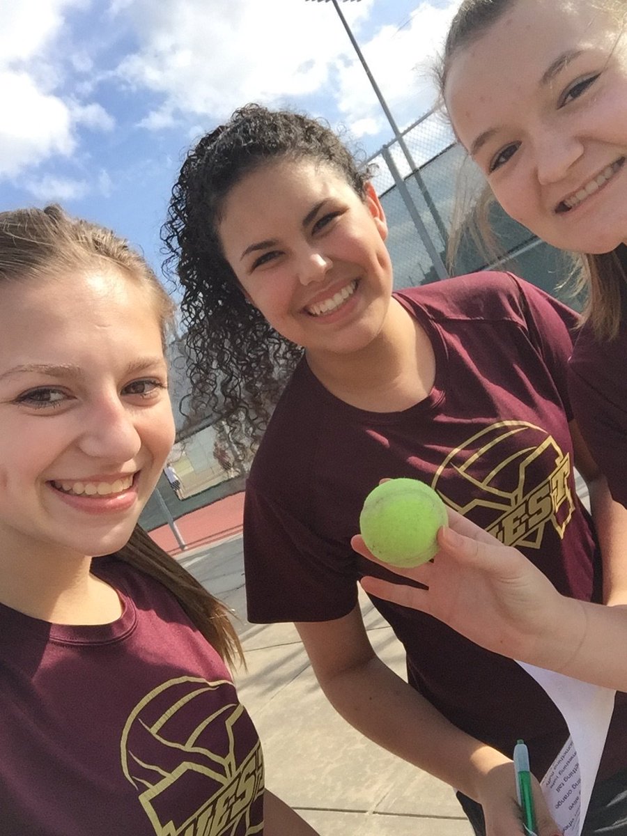 MagWestVB's tweet photo. Picture Scavenger Hunt 7th period!! Something stinky 🙊Something fluffy ☁Something green 🎾 ✔ #sometimeswehavefun https://t.co/tQlwnbikw0