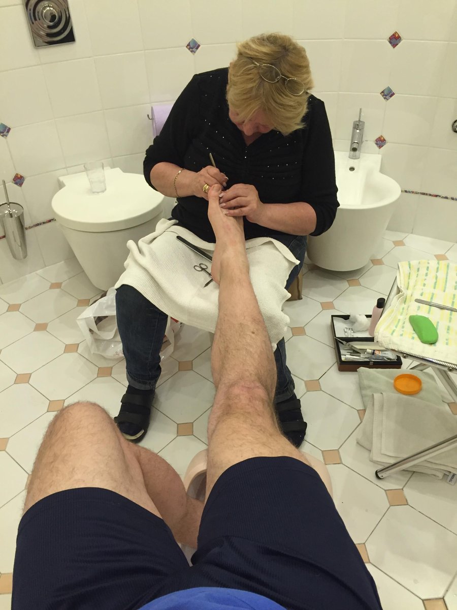 BuiltToBeRich's tweet photo. Pedicure in Budapest. Yeah, that just happened. I know. #Pedicure #Budapest #NateRich #BuiltToBeRich #JudgeAway https://t.co/hQYn8rYhz0
