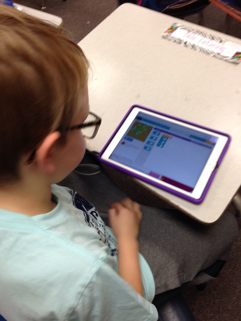 kdruvenga's tweet image. Mrs. Prouty&apos;s 2nd graders are coding:) @OelweinHuskies #HourOfCode #CodeIowa