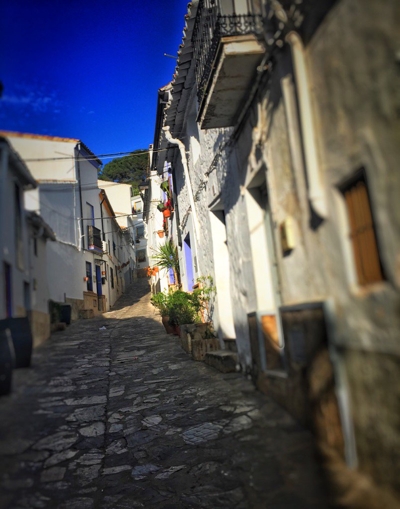 albertochicote's tweet photo. Muchas gracias a la gente de #Ubrique por ser tan cariñosos con nosotros!!! 
Que sitio tan bonito!!! https://t.co/PQFMrMaa6E
