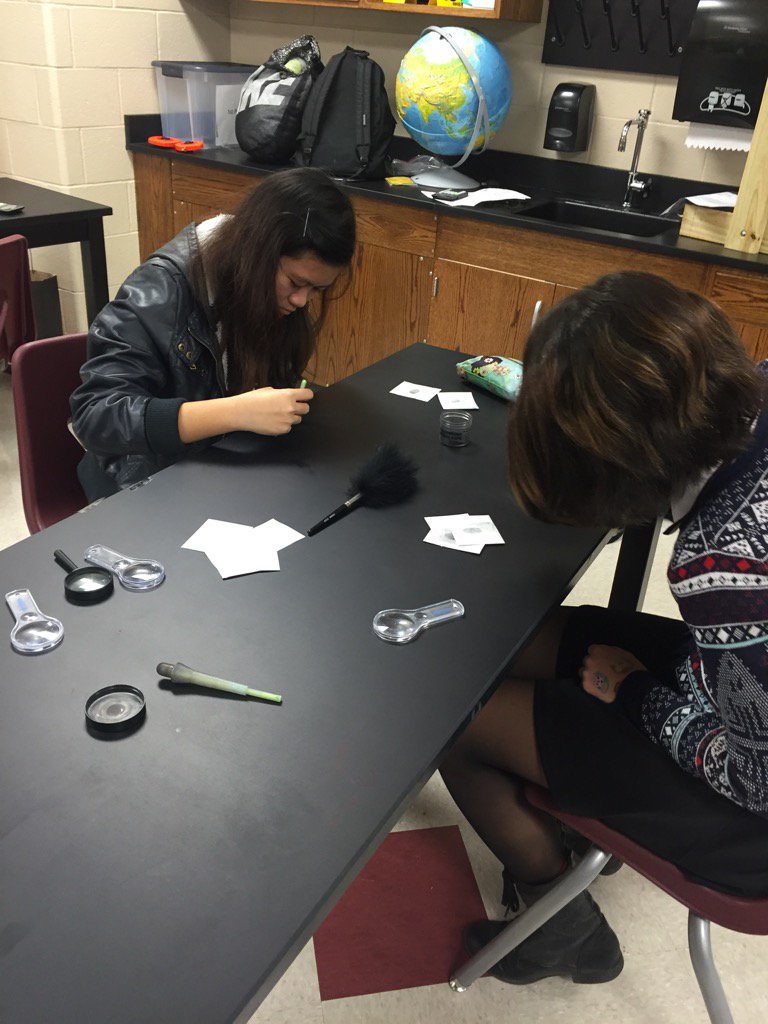 WendyDRSmith's tweet photo. Practicing picking up latent fingerprints! #grsh https://t.co/DWwU3WF1Bi
