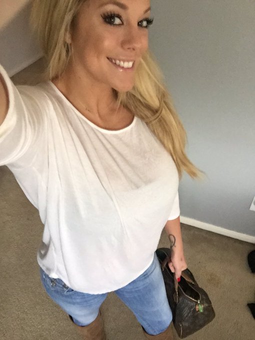 See y'all tonight! https://t.co/RaG3Zuxmln 😈💕 https://t.co/ZQVflkPWyh