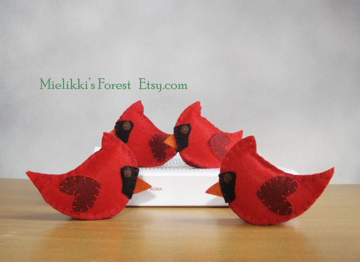 Maria26580's tweet photo. Felt Cardinals https://t.co/OCqKGUIDNF #ShoppersHour #CraftBuzz #ChristmasGifts #EtsyGifts https://t.co/2hGwuilwD8