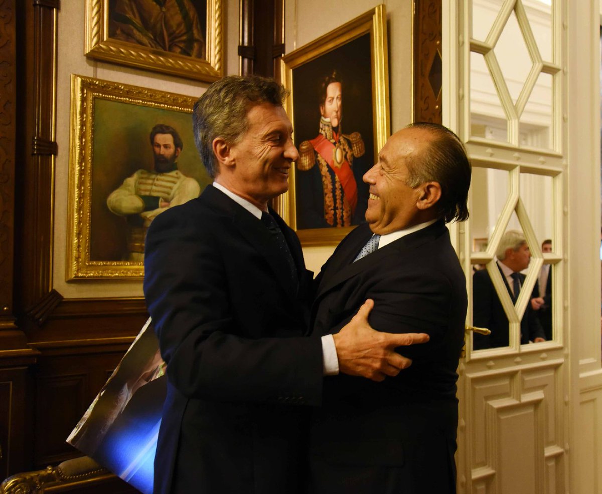 mauriciomacri's tweet photo. Recibimos también a Adolfo Rodríguez Saá. Agradezco a todos los ex candidatos por acercarse a dialogar. https://t.co/c3xBnVlhDf